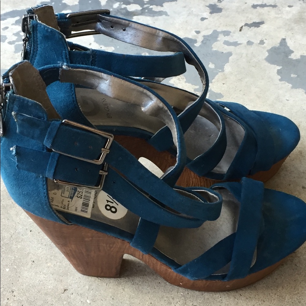 Pair of Guess women dress shoes